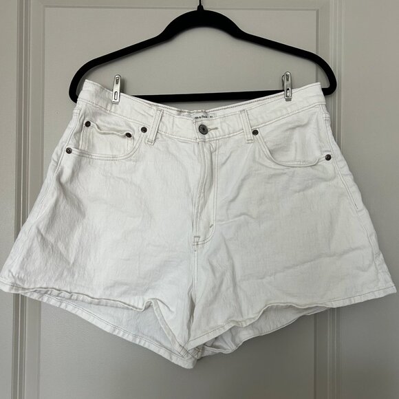 Abercrombie & Fitch Pants - Abercrombie & Fitch 90’s Relaxed Cutoff Shorts-White